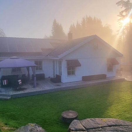 Family Friendly Villa With Sauna In The Nature Borås Esterno foto